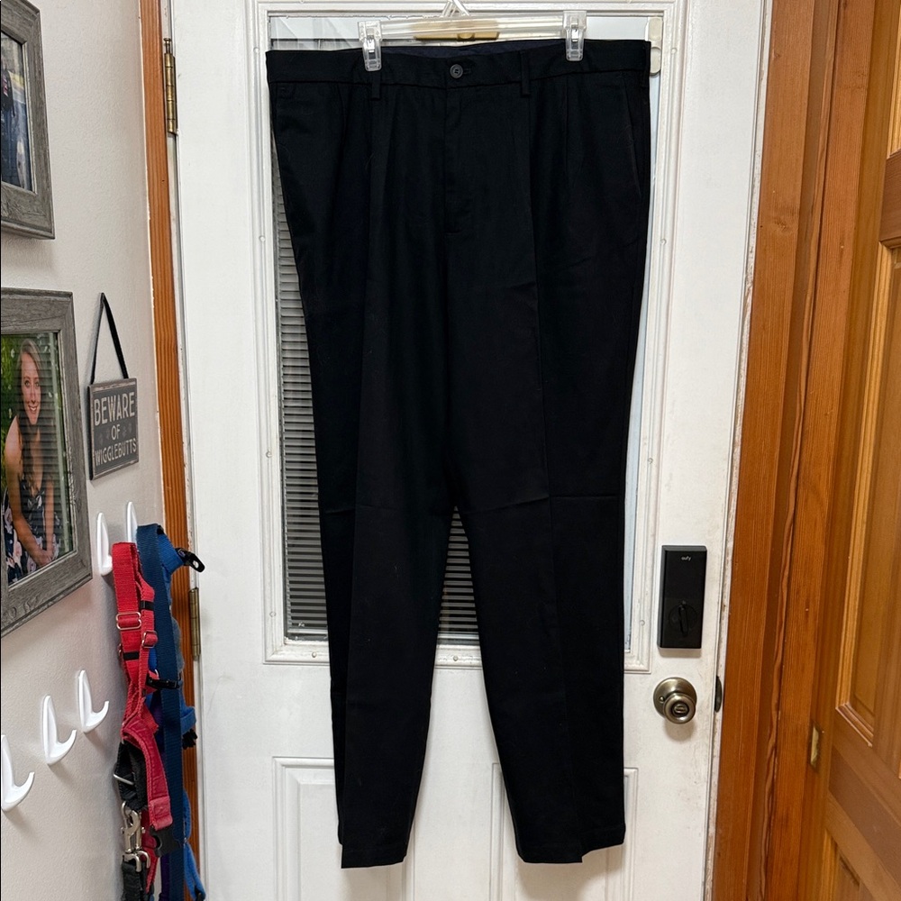Dockers Men's Classic Black Dress Pants